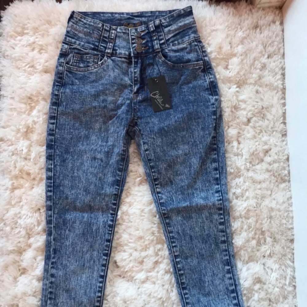 SOLD NWT High Waisted Acid Wash Jeans